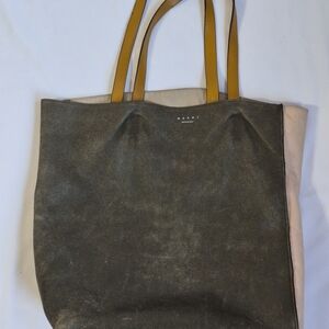 MARNI $1300 Elegant Gray and Tan Tote Bag LEATHER Made In ITALY SHOULDER